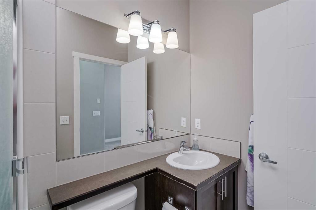 108 Redstone View Ne, Calgary, AB - Indoor Photo Showing Bathroom