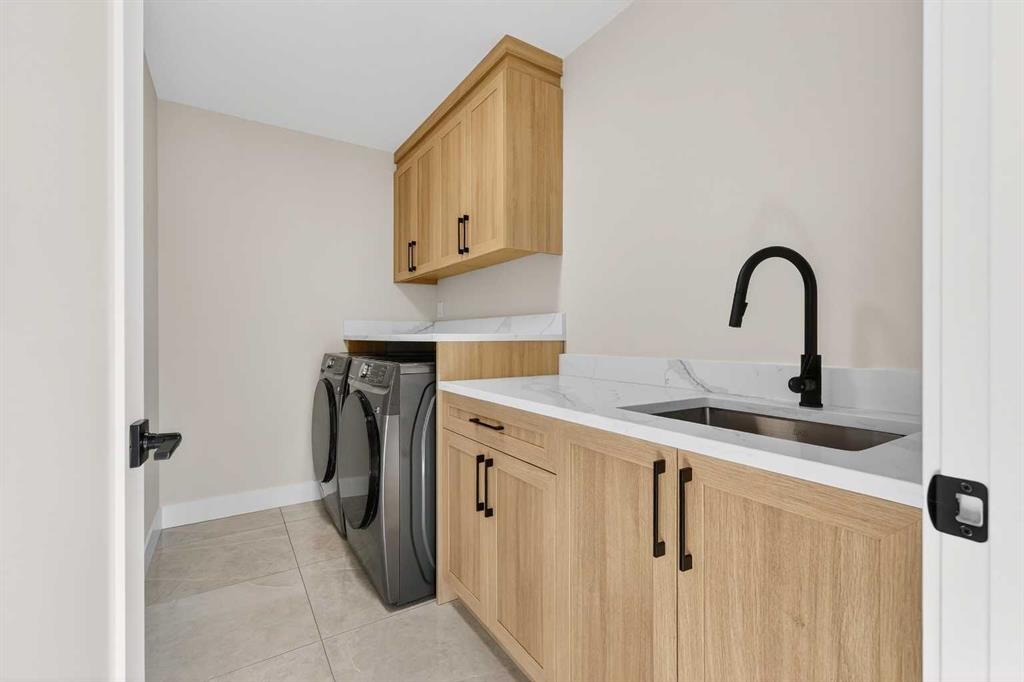 180 Wildrose Drive, Strathmore, AB - Indoor Photo Showing Laundry Room