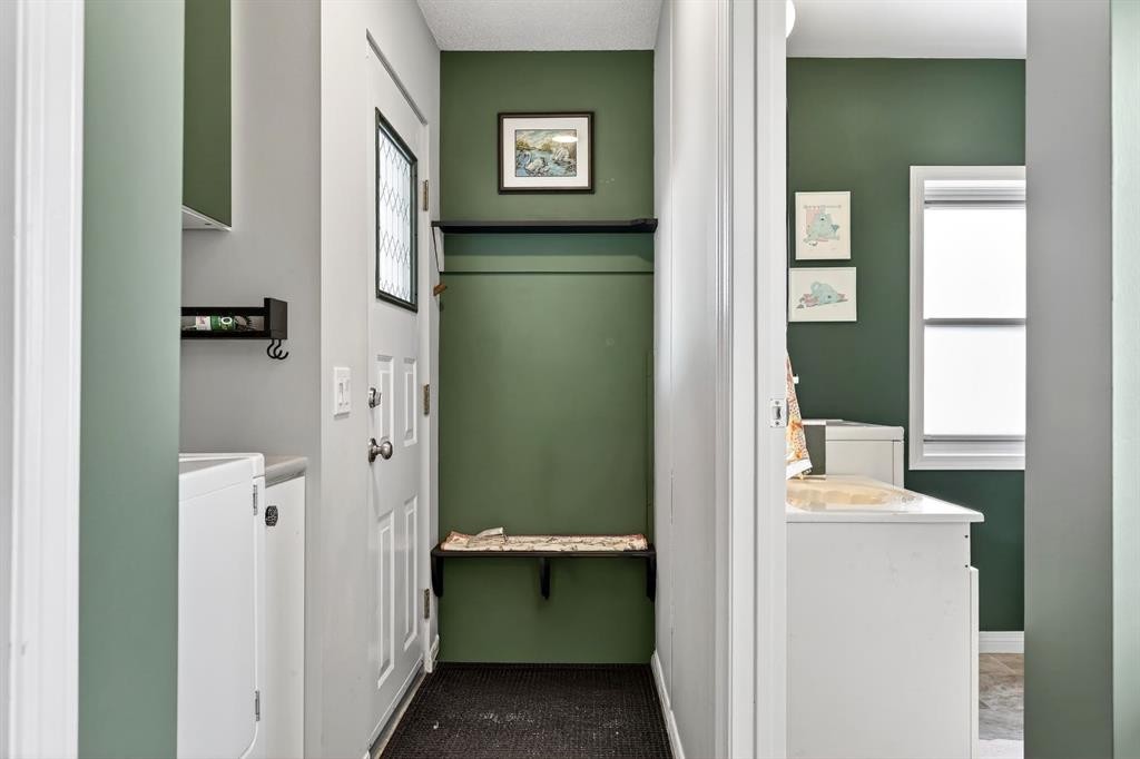 1004 20 Avenue Se, Calgary, AB - Indoor