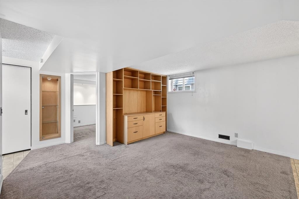 1004 20 Avenue Se, Calgary, AB - Indoor
