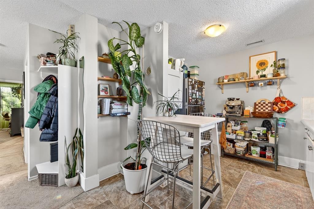 1004 20 Avenue Se, Calgary, AB - Indoor