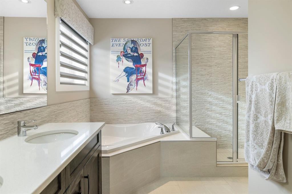 8 Emberside Glen, Cochrane, AB - Indoor Photo Showing Bathroom