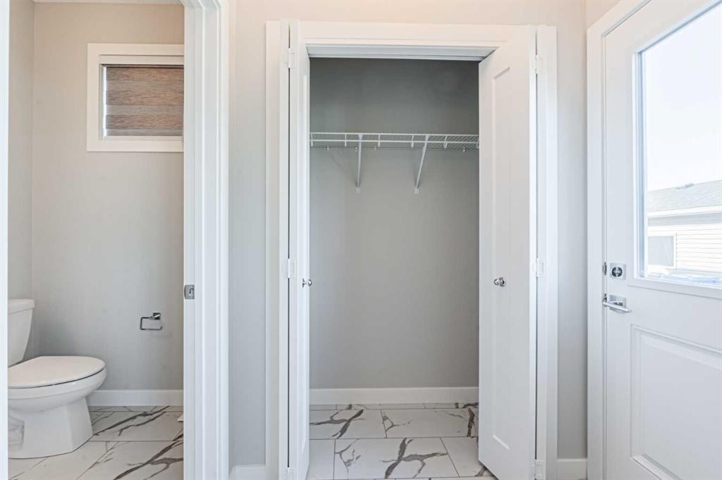 129 Dawson Wharf View, Chestermere, AB - Indoor Photo Showing Bathroom