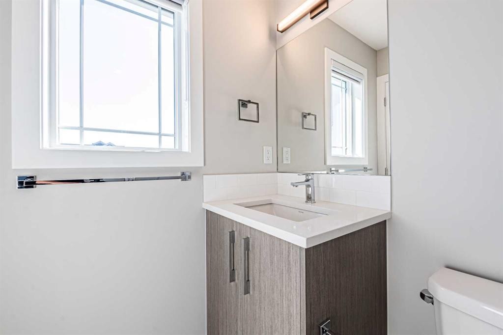 129 Dawson Wharf View, Chestermere, AB - Indoor Photo Showing Bathroom