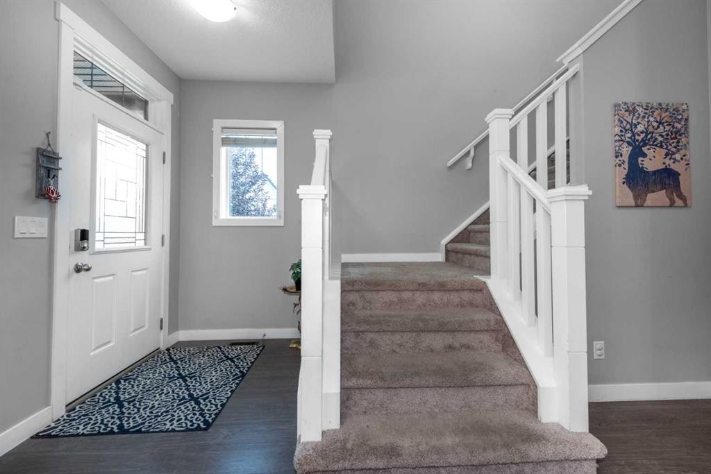80 Legacy Reach Manor Se, Calgary, AB - Indoor Photo Showing Other Room