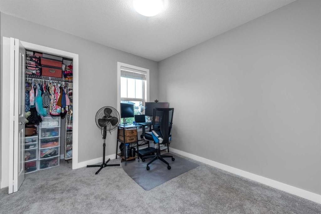 80 Legacy Reach Manor Se, Calgary, AB - Indoor Photo Showing Office