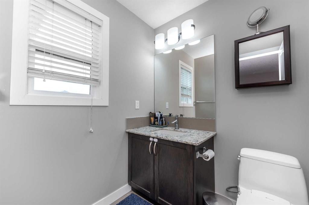 80 Legacy Reach Manor Se, Calgary, AB - Indoor Photo Showing Bathroom