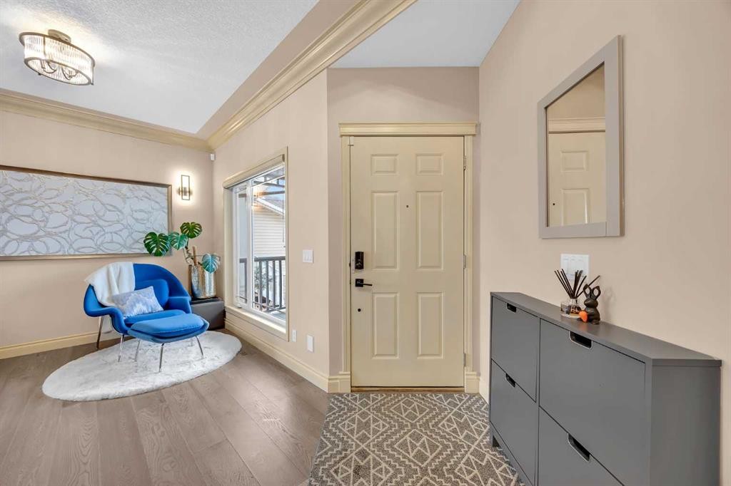 100 Cougarstone Manor Sw, Calgary, AB - Indoor Photo Showing Other Room