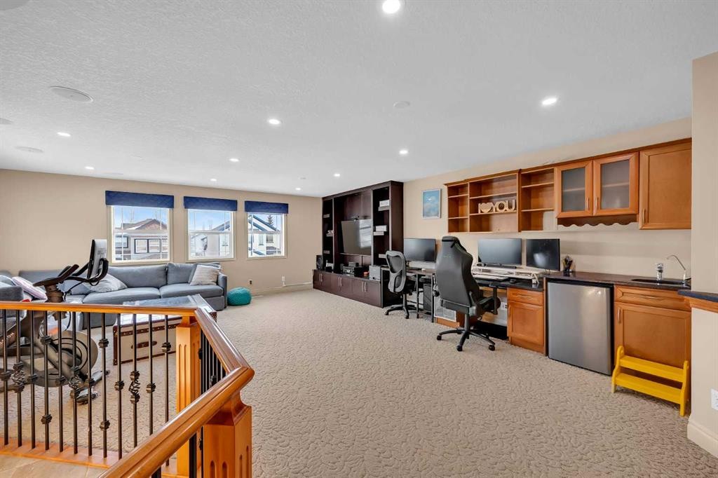 100 Cougarstone Manor Sw, Calgary, AB - Indoor