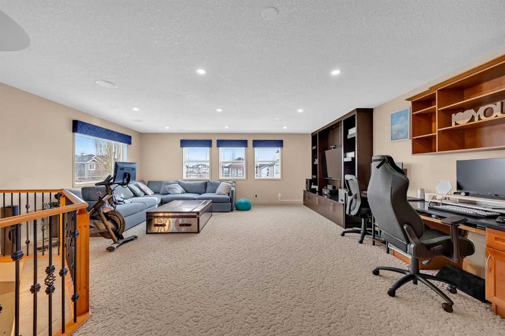 100 Cougarstone Manor Sw, Calgary, AB - Indoor Photo Showing Other Room