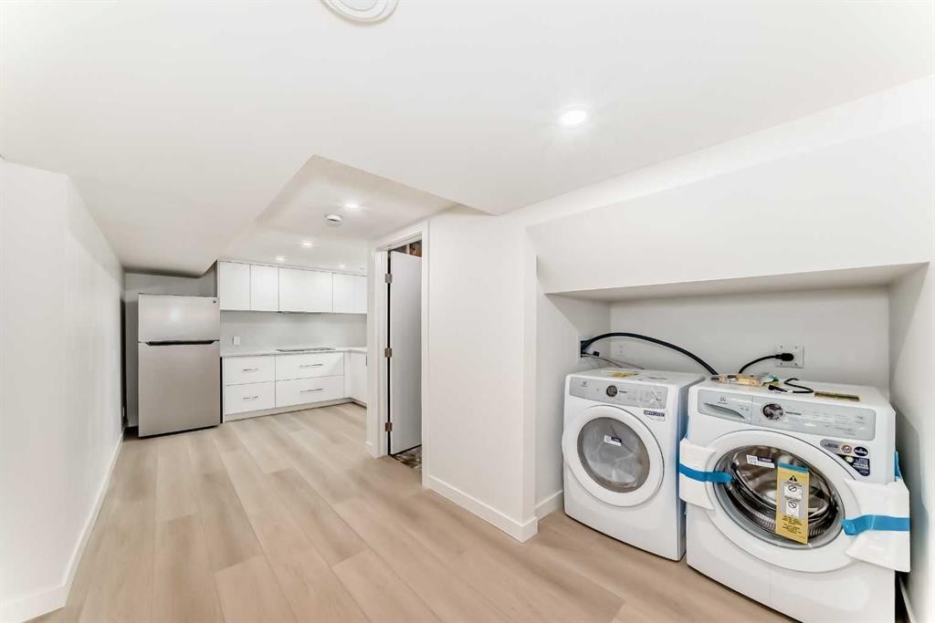 1242 Mardale Drive Ne, Calgary, AB - Indoor Photo Showing Laundry Room