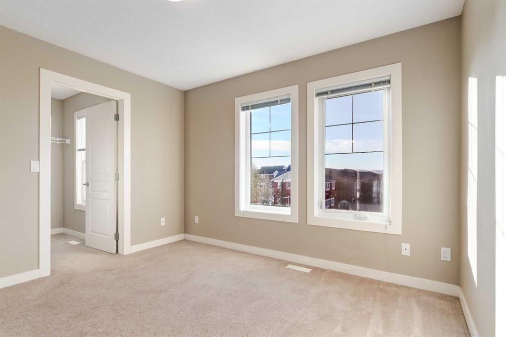 705 Evanston Square Nw, Calgary, AB - Indoor Photo Showing Other Room