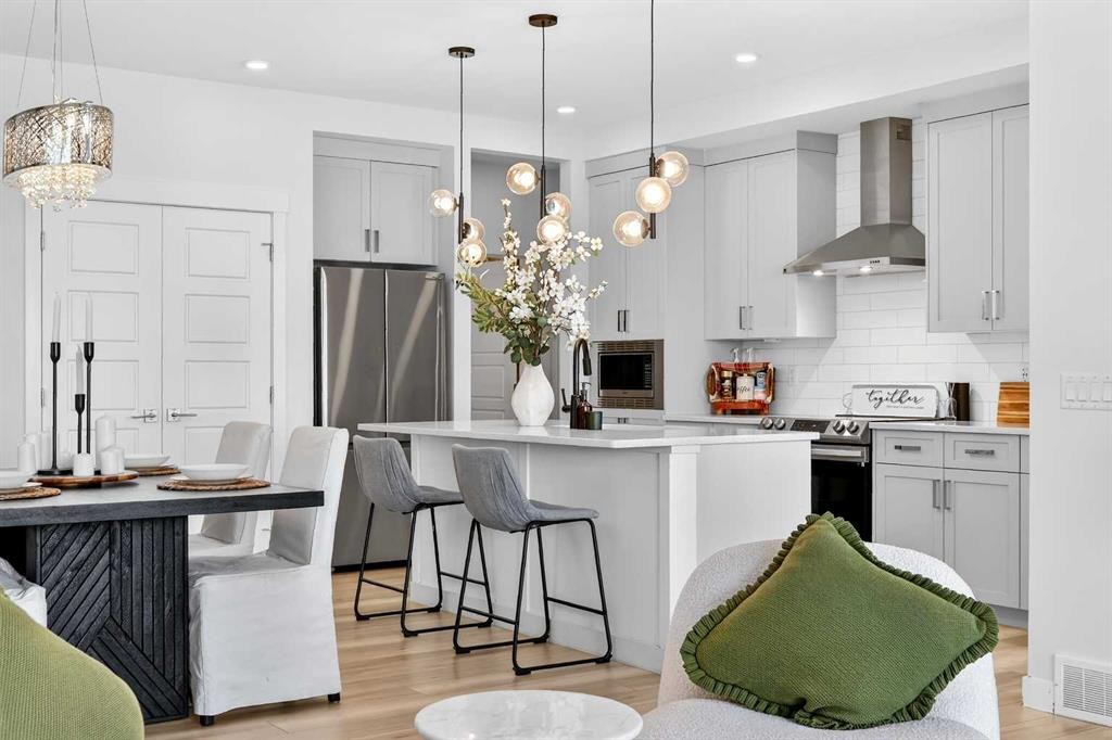 47 Walgrove Park Se, Calgary, AB - Indoor Photo Showing Kitchen With Stainless Steel Kitchen With Upgraded Kitchen