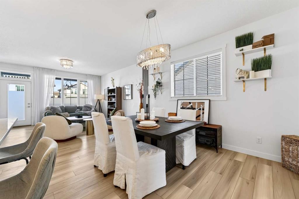 47 Walgrove Park Se, Calgary, AB - Indoor Photo Showing Dining Room