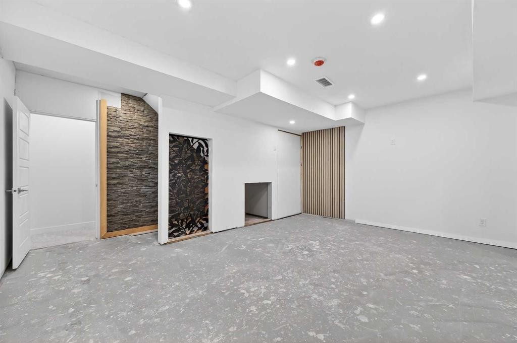 47 Walgrove Park Se, Calgary, AB - Indoor Photo Showing Other Room