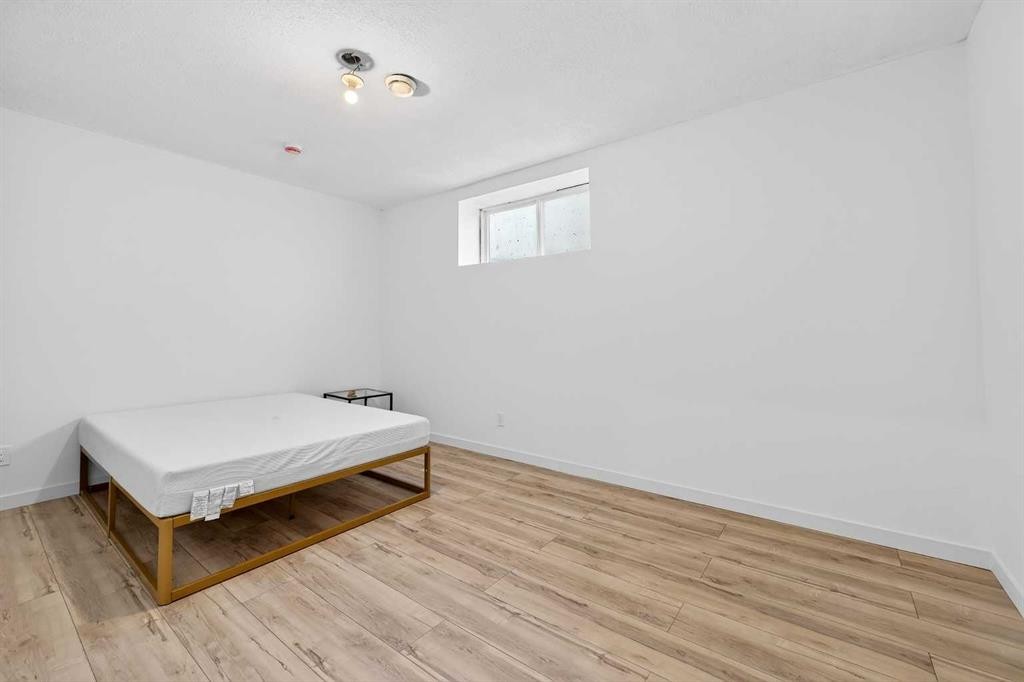 47 Walgrove Park Se, Calgary, AB - Indoor Photo Showing Other Room