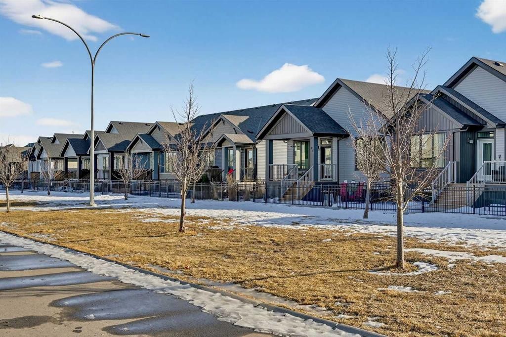 47 Walgrove Park Se, Calgary, AB - Outdoor With Facade