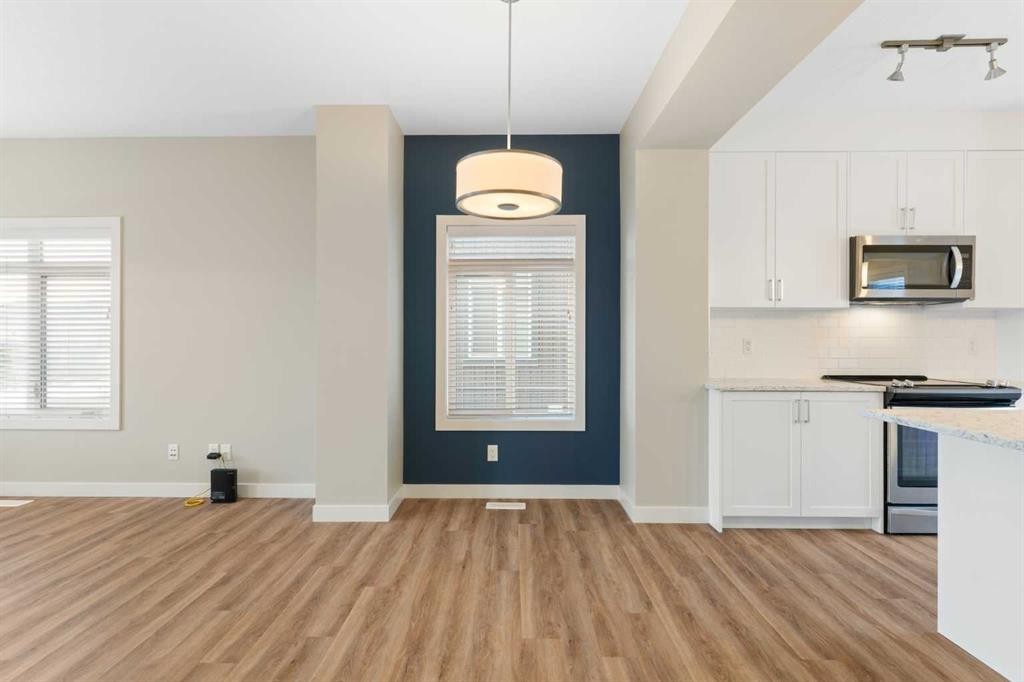 217 Sage Bluff Drive Nw, Calgary, AB - Indoor Photo Showing Kitchen