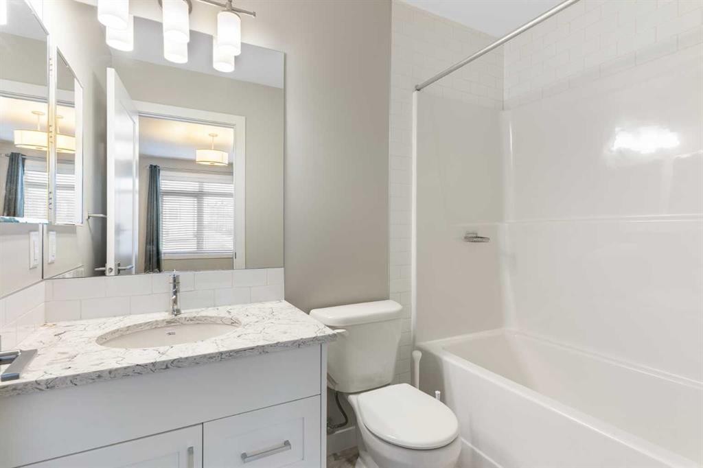 217 Sage Bluff Drive Nw, Calgary, AB - Indoor Photo Showing Bathroom