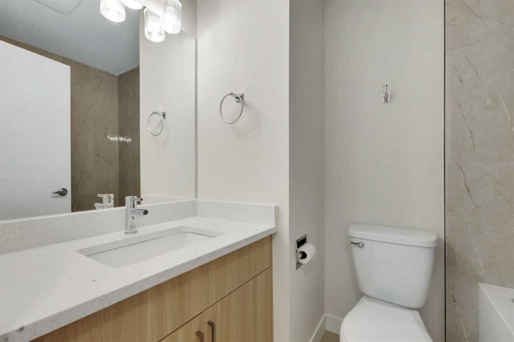 13 Penworth Close Se, Calgary, AB - Indoor Photo Showing Bathroom