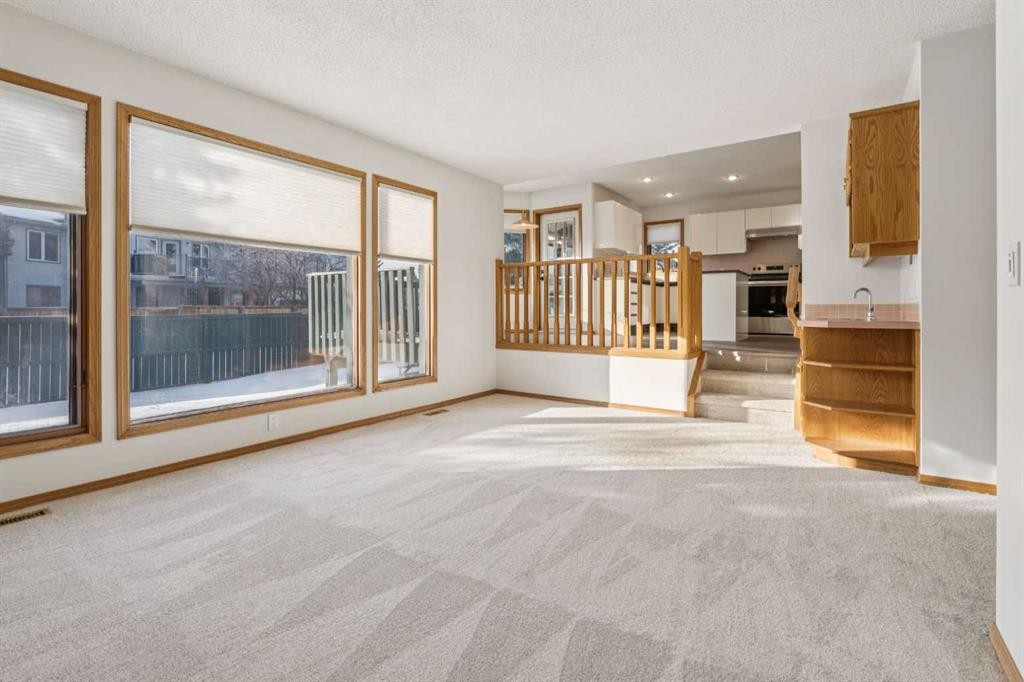 124 Edgebrook Road Nw, Calgary, AB - Indoor Photo Showing Other Room