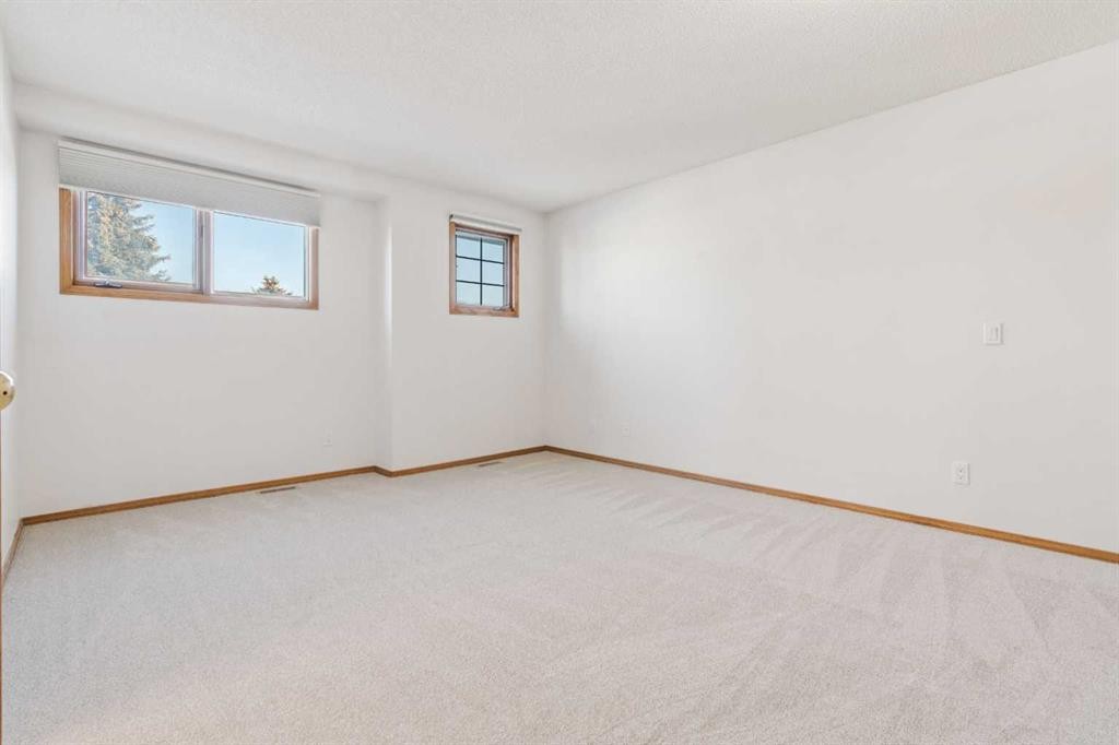 124 Edgebrook Road Nw, Calgary, AB - Indoor Photo Showing Other Room