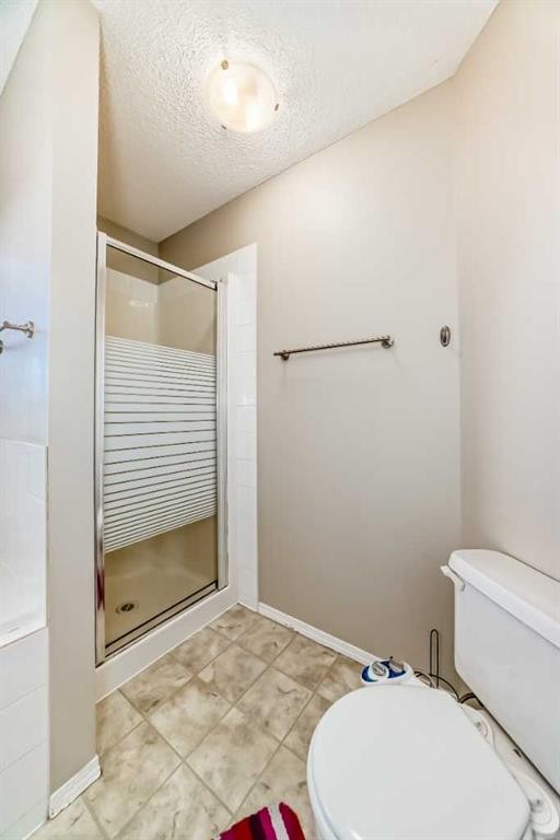 35 Citadel Ridge Close Nw, Calgary, AB - Indoor Photo Showing Bathroom