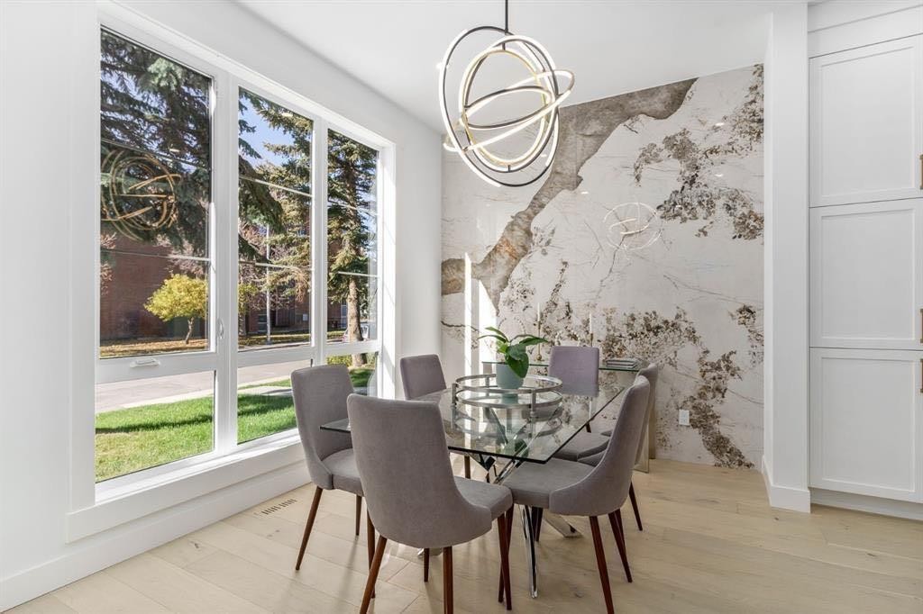 1445 28 Street Sw, Calgary, AB - Indoor Photo Showing Dining Room