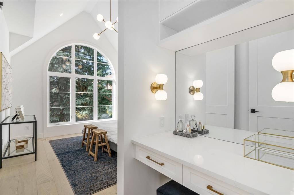 1445 28 Street Sw, Calgary, AB - Indoor
