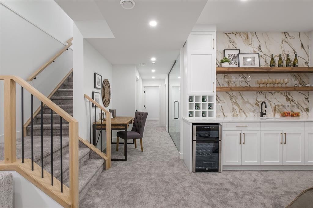 1445 28 Street Sw, Calgary, AB - Indoor Photo Showing Other Room