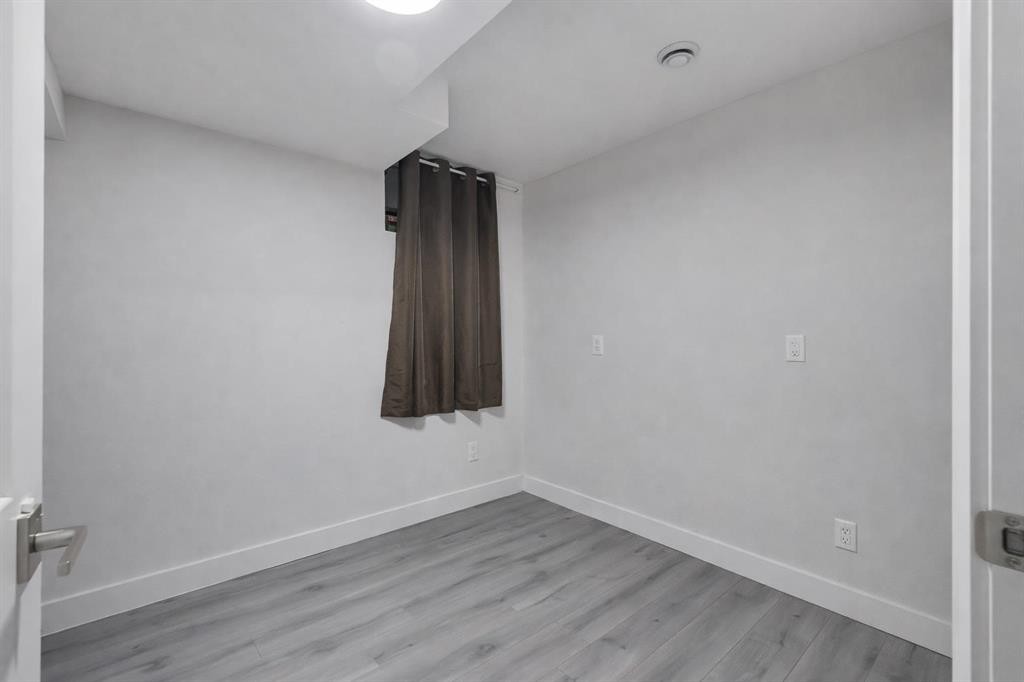52 Saddlecreek Terrace Ne, Calgary, AB - Indoor Photo Showing Other Room