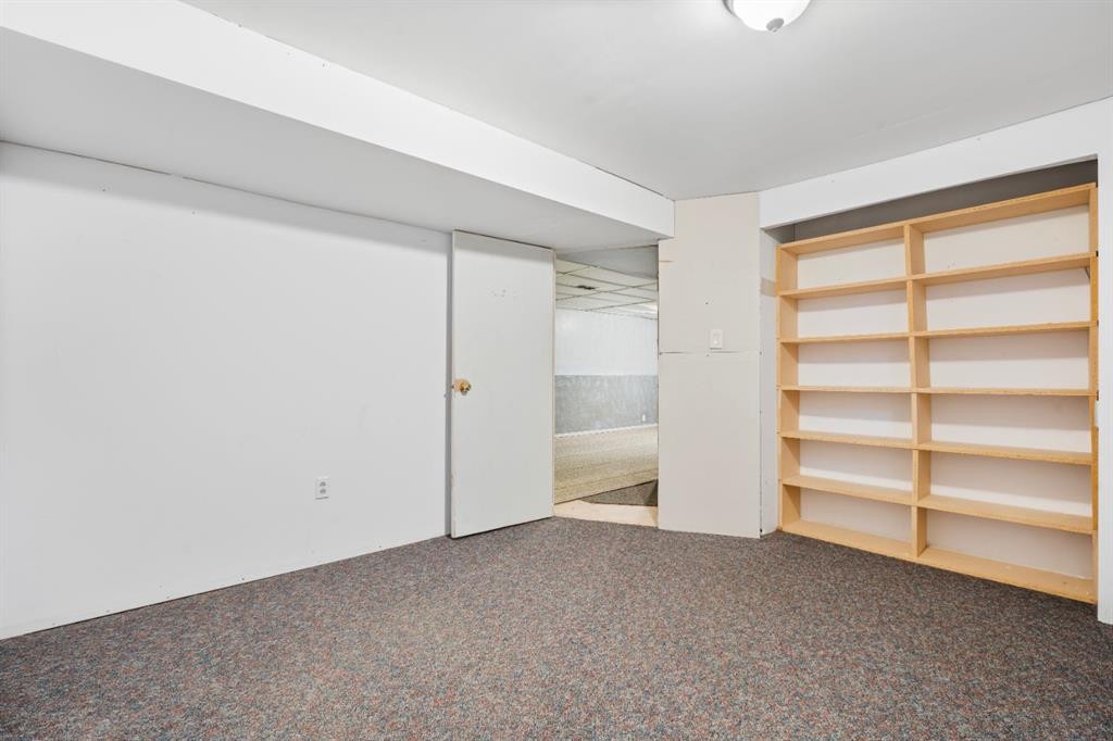 724 Pinecliff Road Ne, Calgary, AB - Indoor Photo Showing Other Room