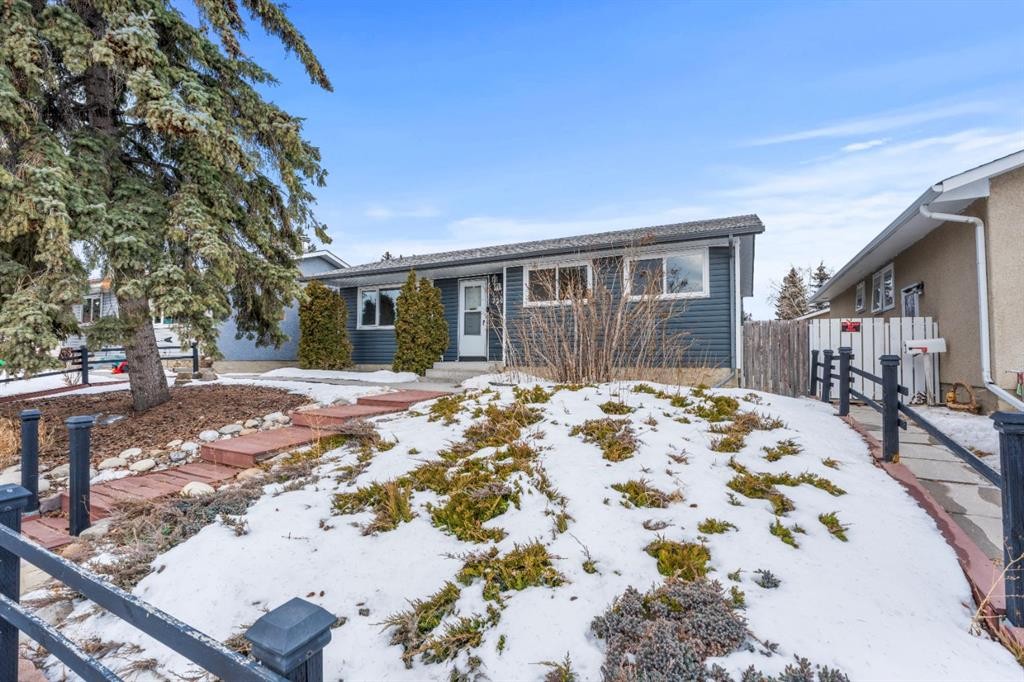 724 Pinecliff Road Ne, Calgary, AB - Outdoor