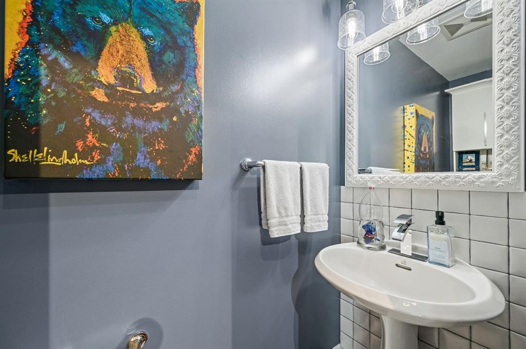 103 Stratton Park Sw, Calgary, AB