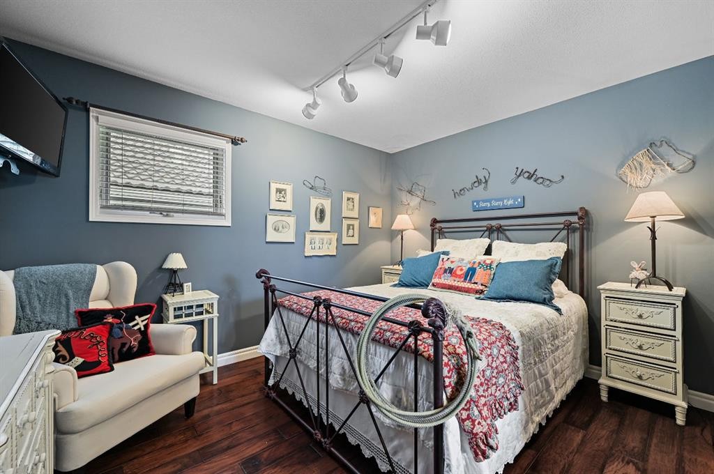 103 Stratton Park Sw, Calgary, AB