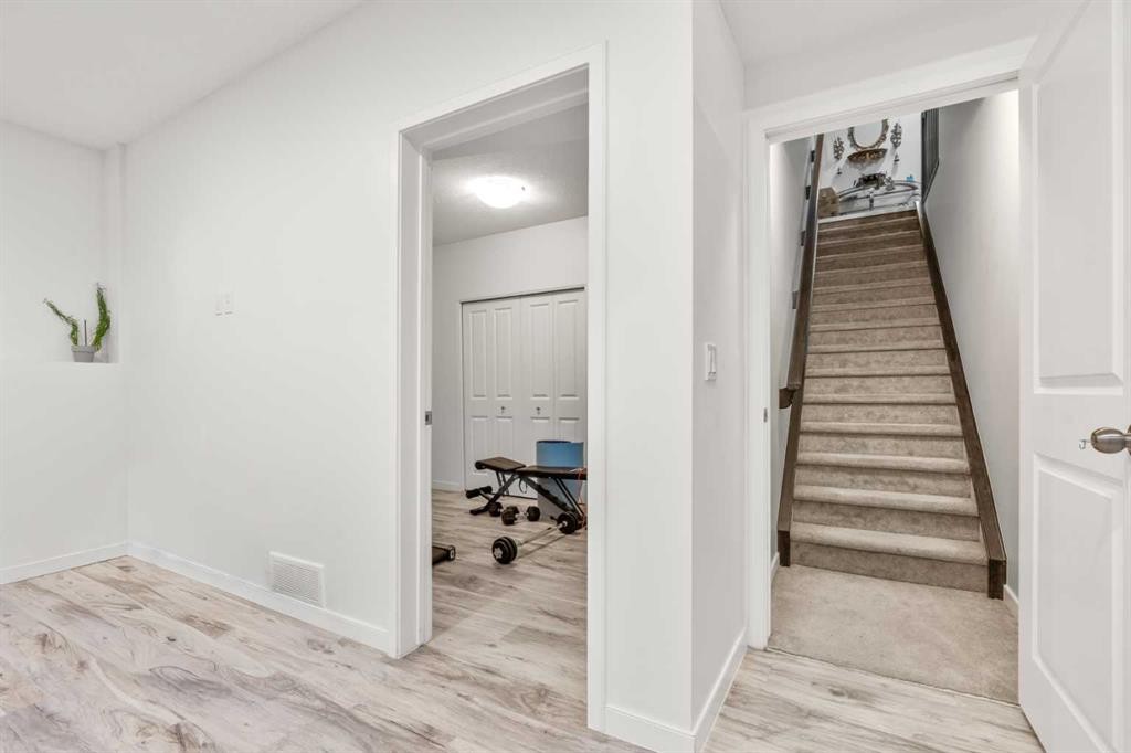 28 Panton Court Nw, Calgary, AB