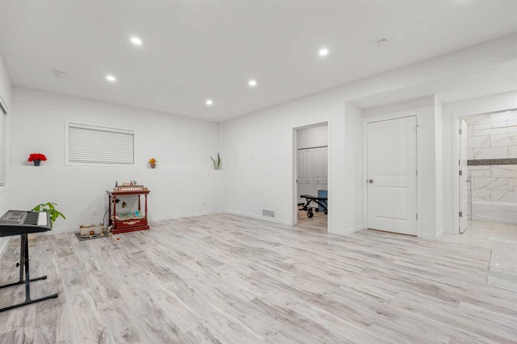 28 Panton Court Nw, Calgary, AB