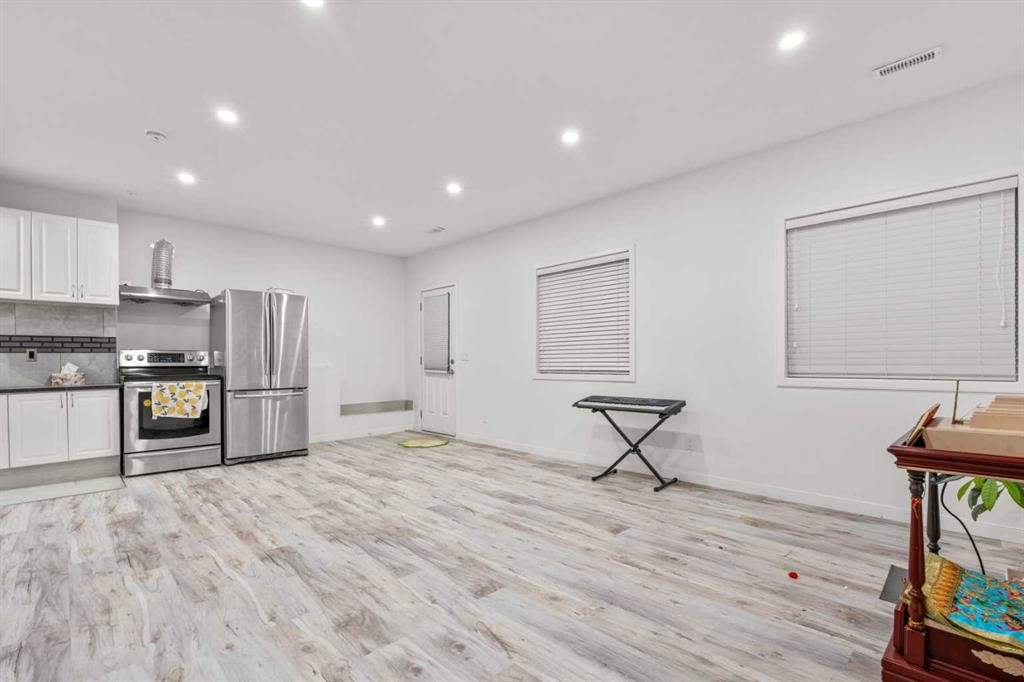 28 Panton Court Nw, Calgary, AB