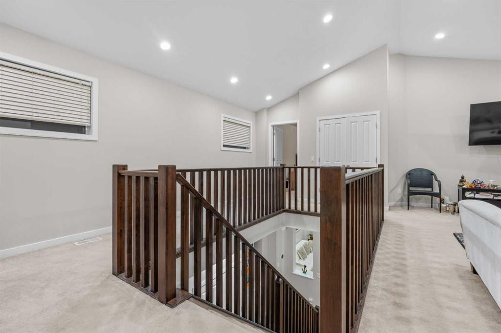 28 Panton Court Nw, Calgary, AB