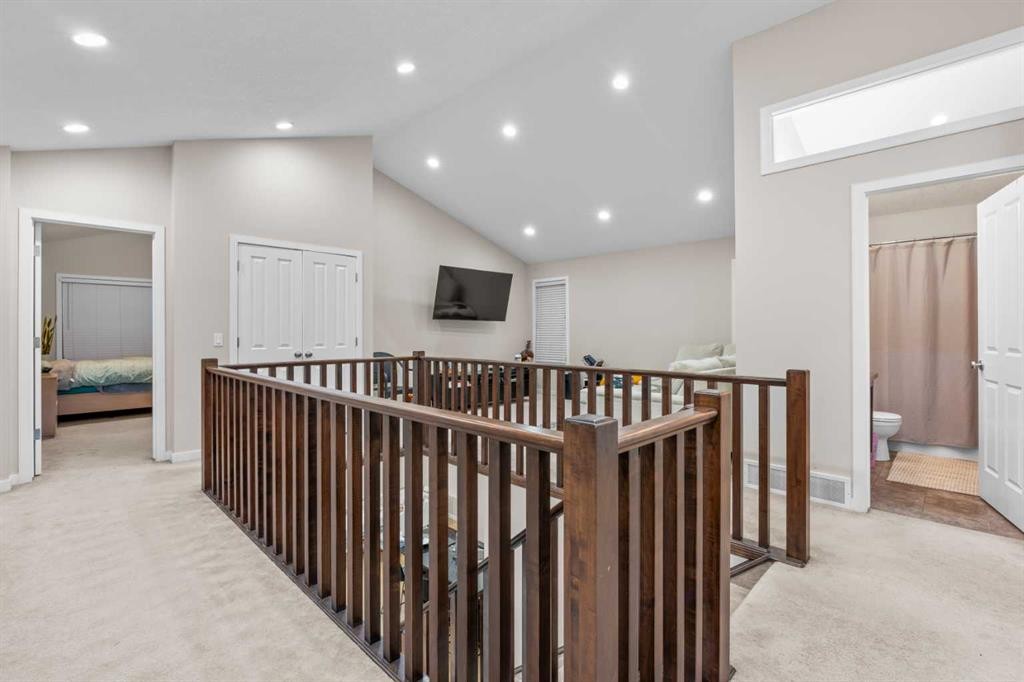 28 Panton Court Nw, Calgary, AB