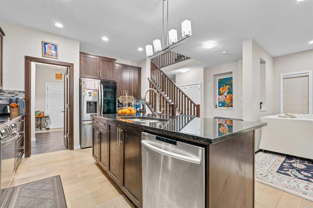 28 Panton Court Nw, Calgary, AB