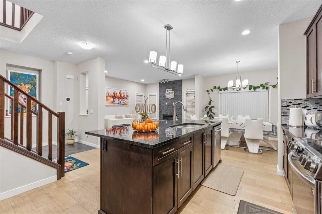 28 Panton Court Nw, Calgary, AB