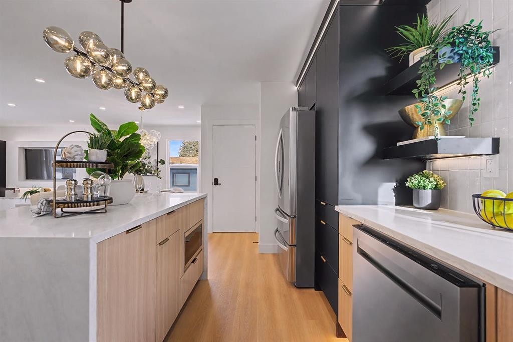204 Martell Road Ne, Calgary, AB - Indoor Photo Showing Kitchen