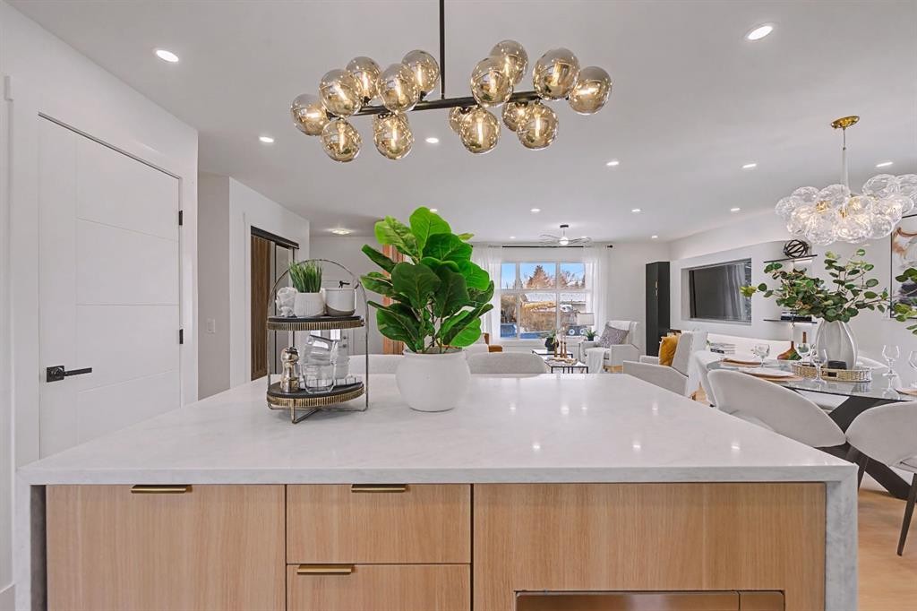 204 Martell Road Ne, Calgary, AB - Indoor