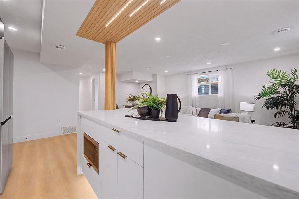 204 Martell Road Ne, Calgary, AB - Indoor Photo Showing Kitchen