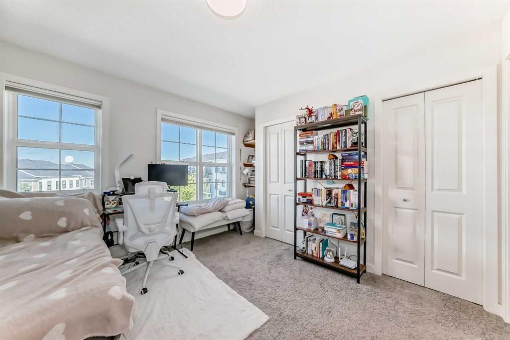 84 Sherwood Row Nw, Calgary, AB - Indoor Photo Showing Other Room