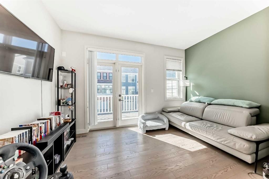 84 Sherwood Row Nw, Calgary, AB - Indoor