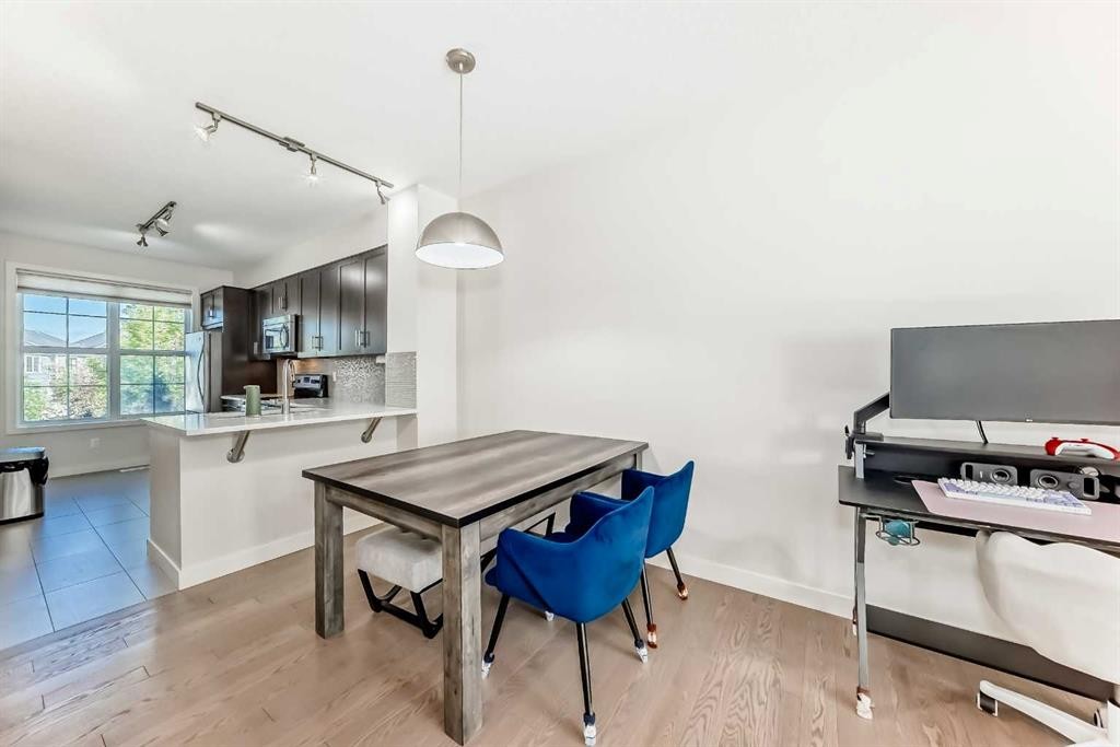 84 Sherwood Row Nw, Calgary, AB - Indoor Photo Showing Other Room