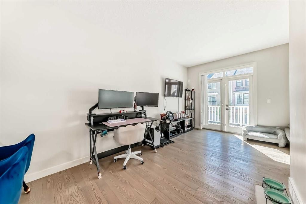 84 Sherwood Row Nw, Calgary, AB - Indoor Photo Showing Office