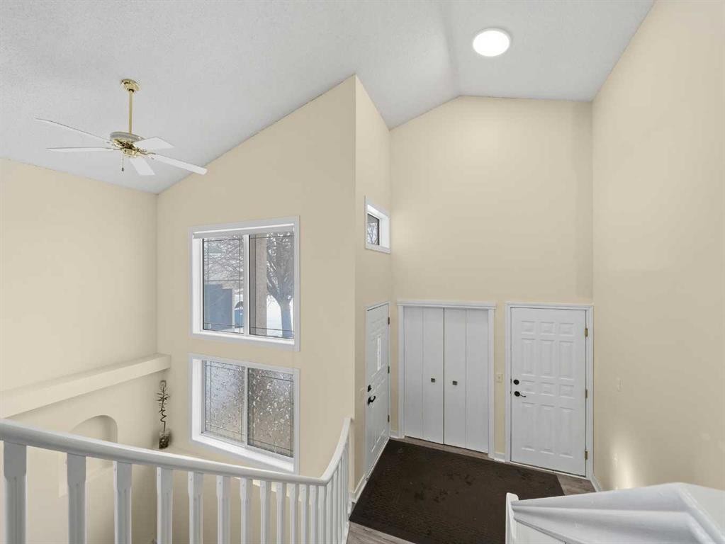 109 Somerset Close Sw, Calgary, AB - Indoor Photo Showing Other Room